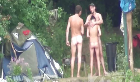 Biodra blondynki od potrzeby, aby starsze kobiety nago zarobić więcej pieniędzy