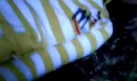 Piękna dziewczyna z dużymi cyckami gra darmowe filmy starszych pan z jej zabawki